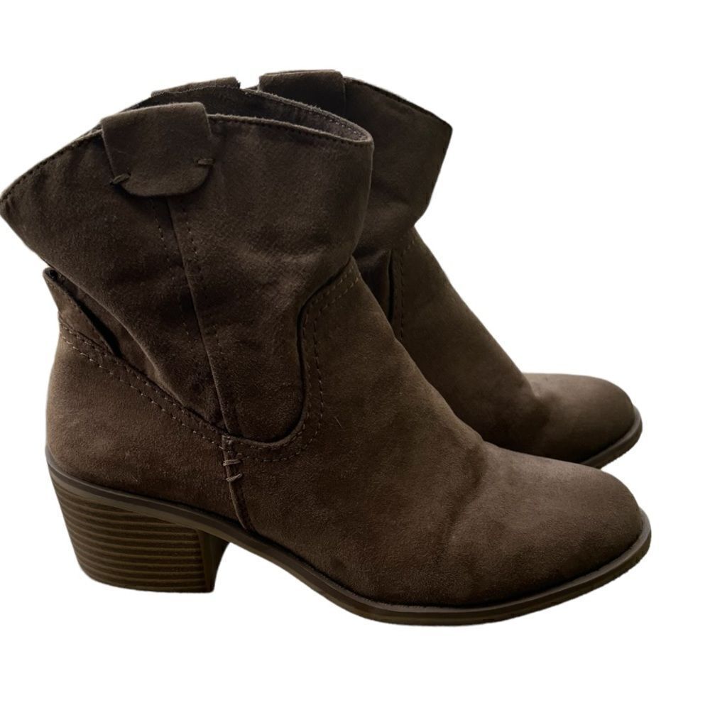 Merona Brown Suede Cowgirl Style Ankle Booties sz 6.5
